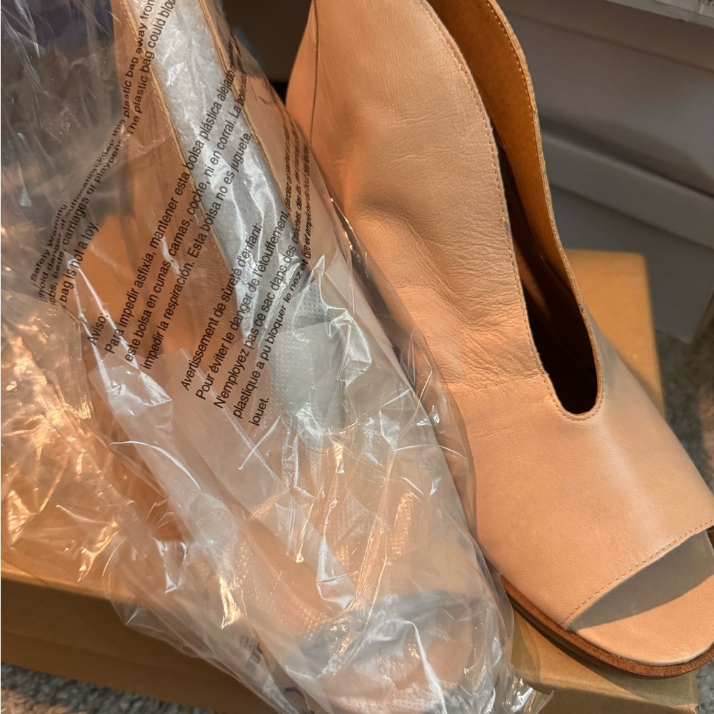 Lucky Brand Tan Peep-Toe Mules - Picture 2 of 6